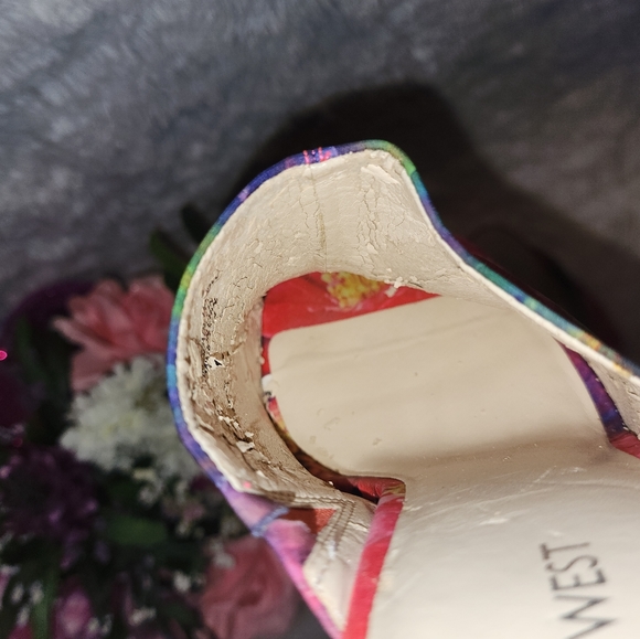 **Woman Heels** - Picture 6 of 8